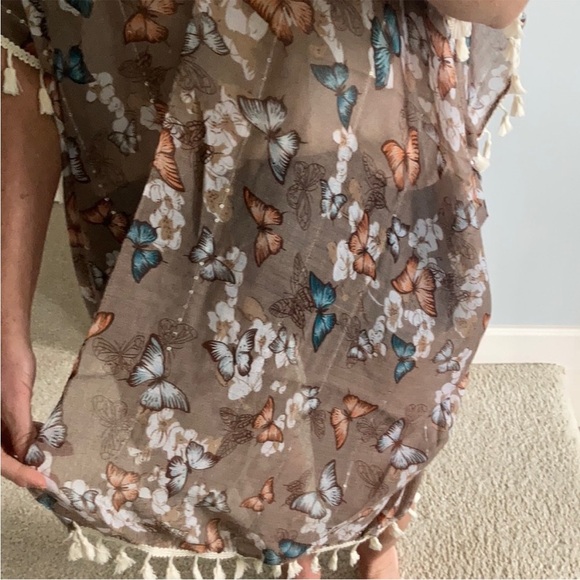 Floral & Butterfly Print Kimono - Picture 7 of 7